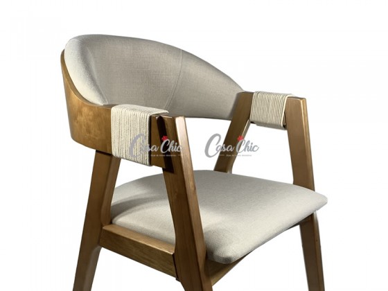 Cadeira em Madeira Maciça